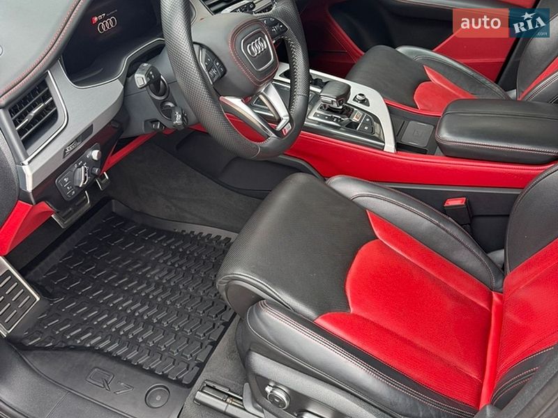 Внедорожник / Кроссовер Audi SQ7 2017 в Умани