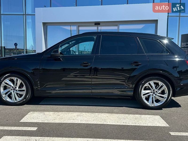 Позашляховик / Кросовер Audi SQ7 2021 в Києві