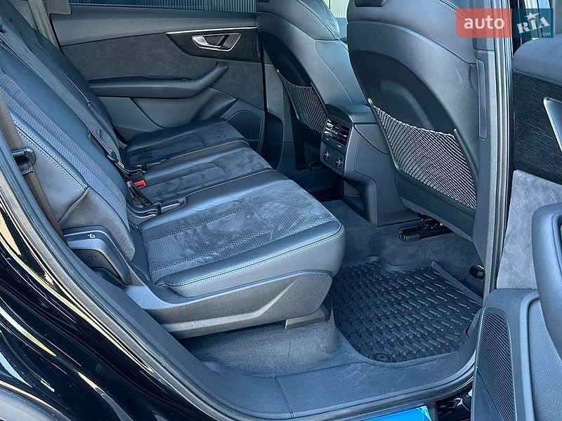 Позашляховик / Кросовер Audi SQ7 2021 в Києві