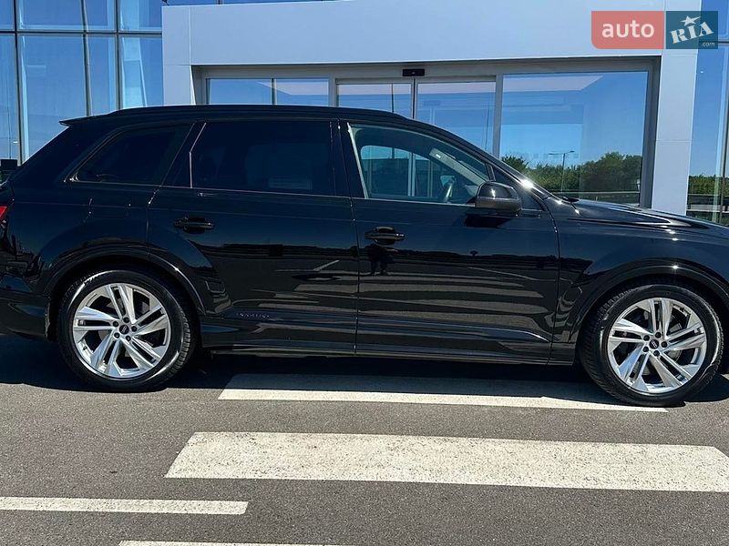 Позашляховик / Кросовер Audi SQ7 2021 в Києві