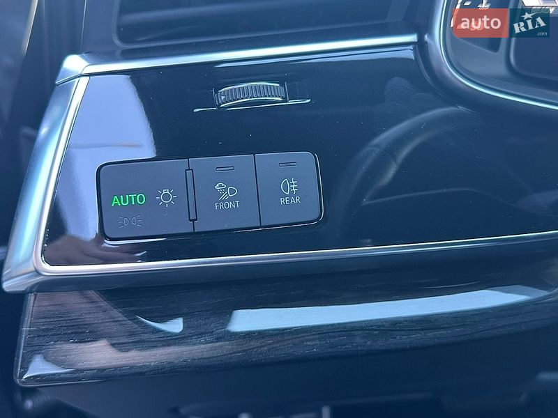 Позашляховик / Кросовер Audi SQ7 2021 в Києві