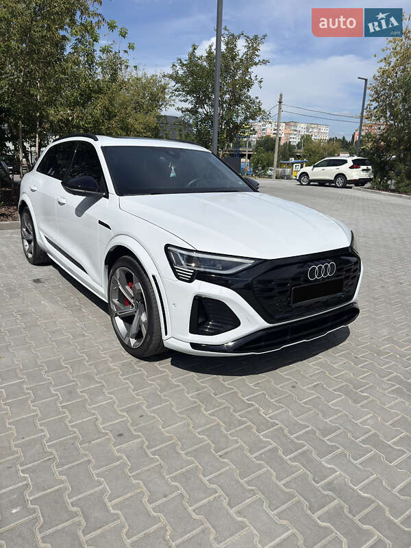 Audi SQ8 e-tron