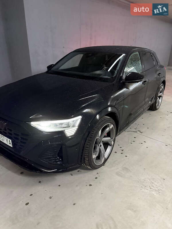 Audi SQ8 e-tron