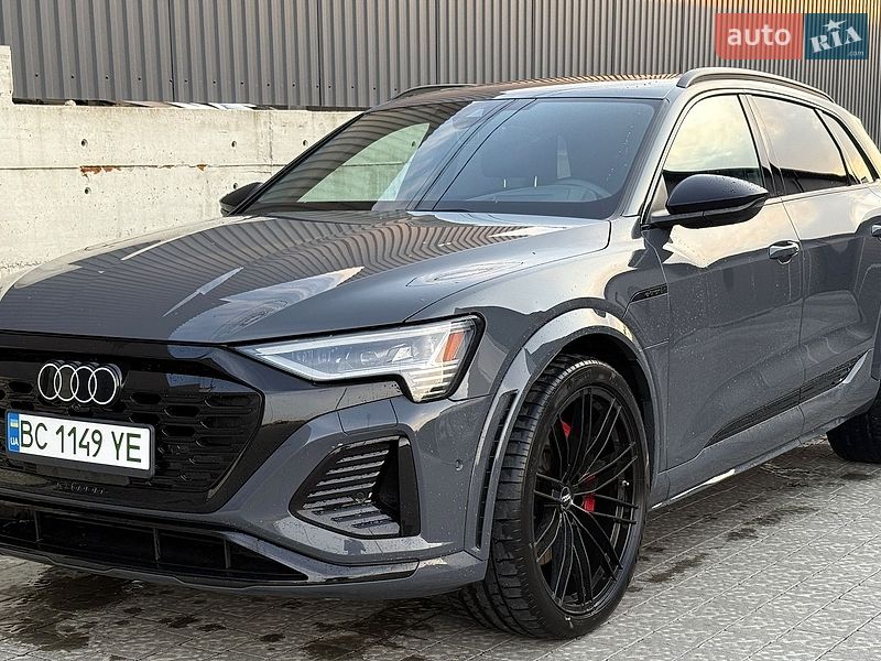 Audi SQ8 e-tron