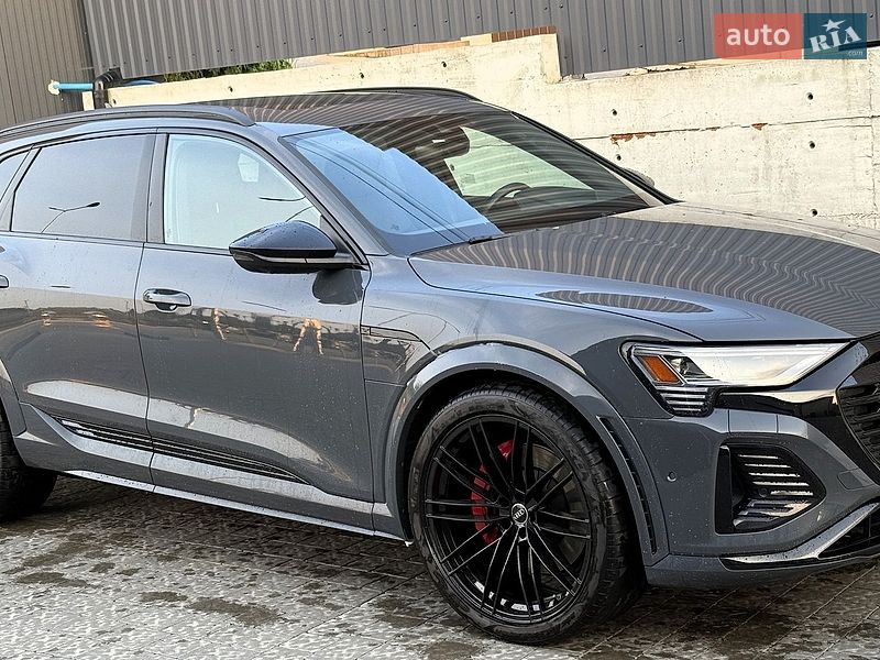 Audi SQ8 e-tron