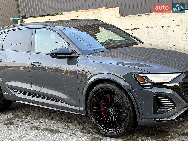 Audi SQ8 e-tron