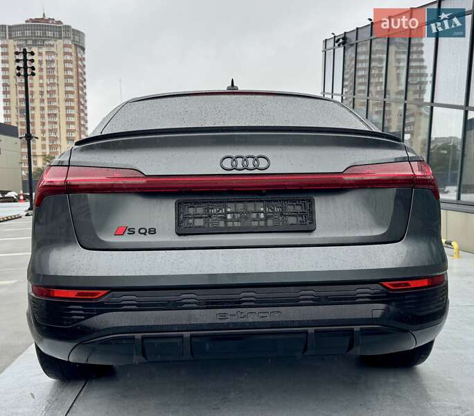 Внедорожник / Кроссовер Audi SQ8 Sportback e-tron