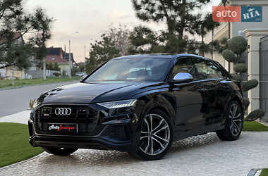 Audi SQ8  2021