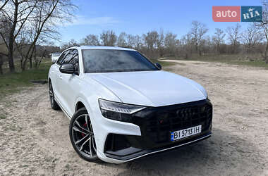 Audi SQ8  2022