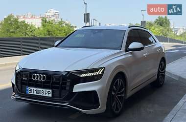 Audi SQ8  2021