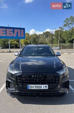 Audi SQ8  2021