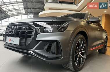 Audi SQ8  2021