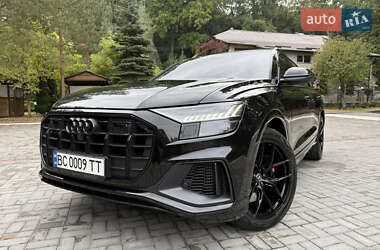 Audi SQ8  2020