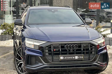 Audi SQ8  2021