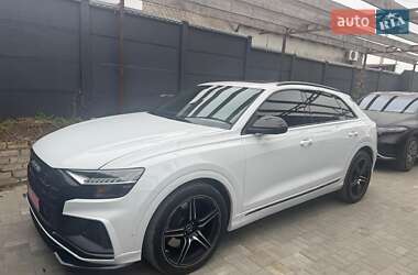 Audi SQ8  2020