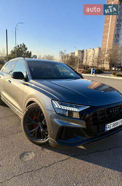 Audi SQ8  2021
