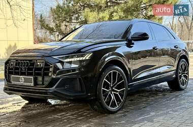 Audi SQ8  2021