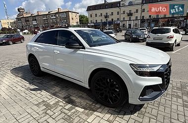 Audi SQ8  2021