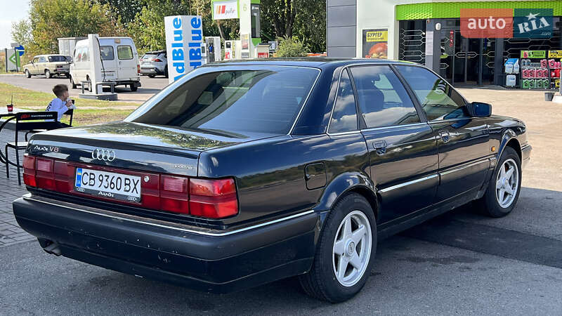 Audi V8