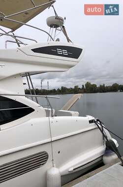 Моторна яхта Azimut Flybridge-Range 2011 в Києві