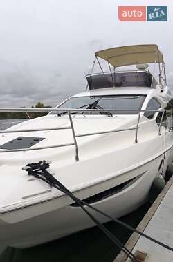 Моторна яхта Azimut Flybridge-Range 2011 в Києві