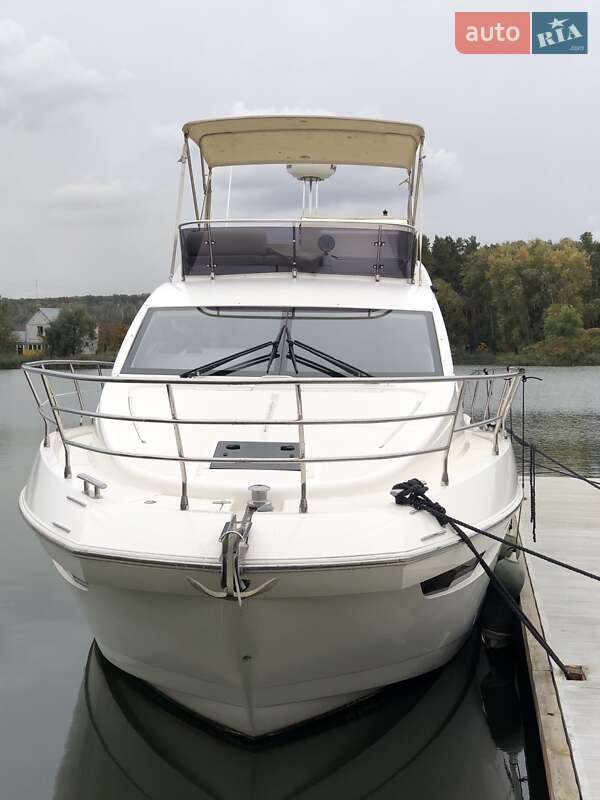 Моторна яхта Azimut Flybridge-Range 2011 в Києві