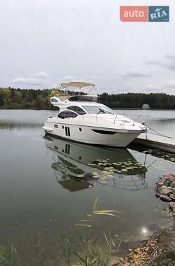 Моторна яхта Azimut Flybridge-Range 2011 в Києві
