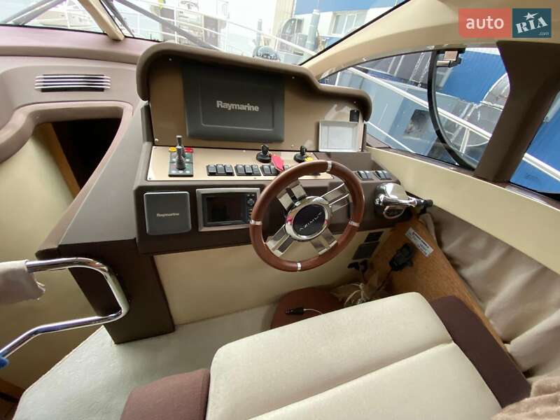 Моторна яхта Azimut Flybridge-Range 2011 в Києві