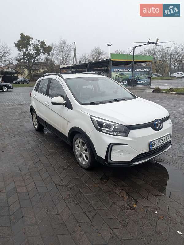 BAIC EC5