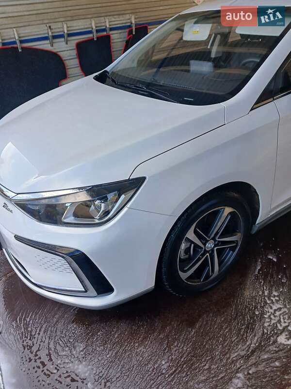 BAIC EU5