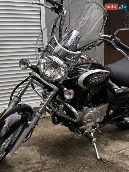 Мотоцикл Круізер Bajaj Avenger