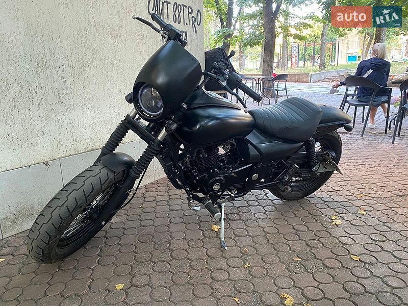 Bajaj Avenger