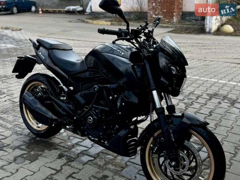 Мотоцикл Спорт-туризм Bajaj Dominar 400