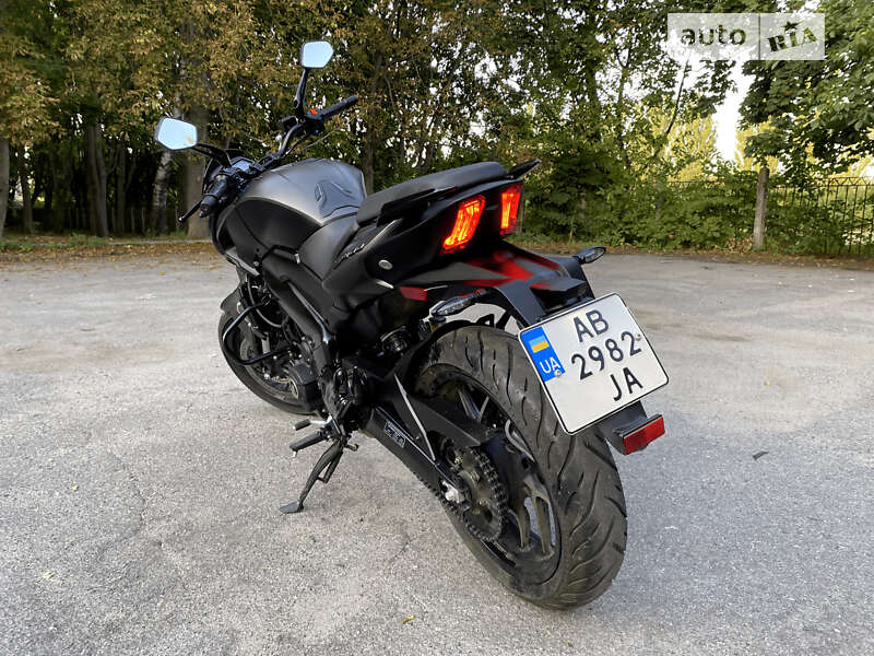 Мотоцикл Без обтікачів (Naked bike) Bajaj Dominar D400