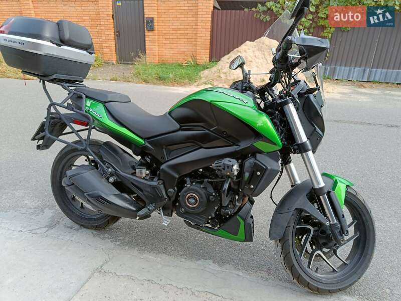 Мотоцикл Классик Bajaj Dominar D400