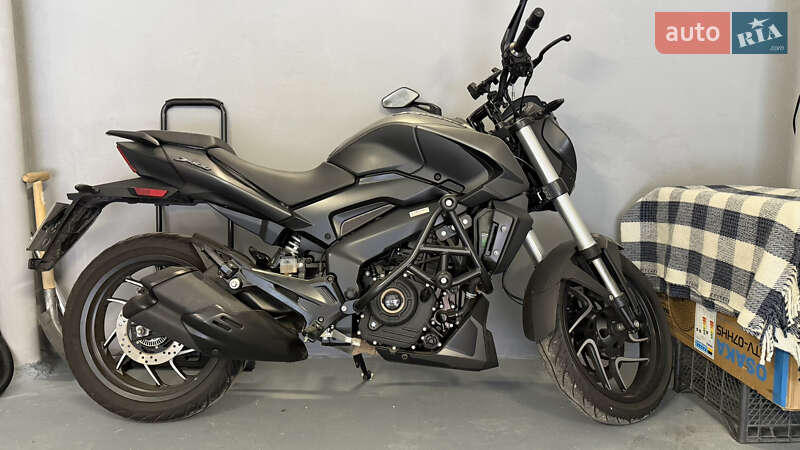 Мотоцикл Багатоцільовий (All-round) Bajaj Dominar D400