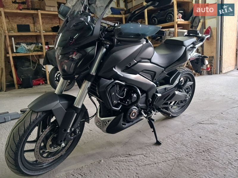 Мотоцикл Без обтікачів (Naked bike) Bajaj Dominar D400
