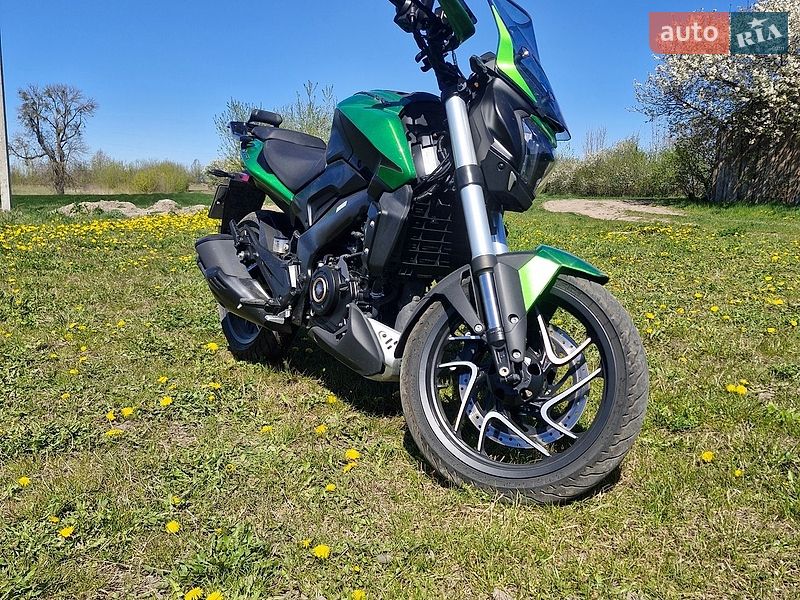 Мотоцикл Без обтікачів (Naked bike) Bajaj Dominar D400
