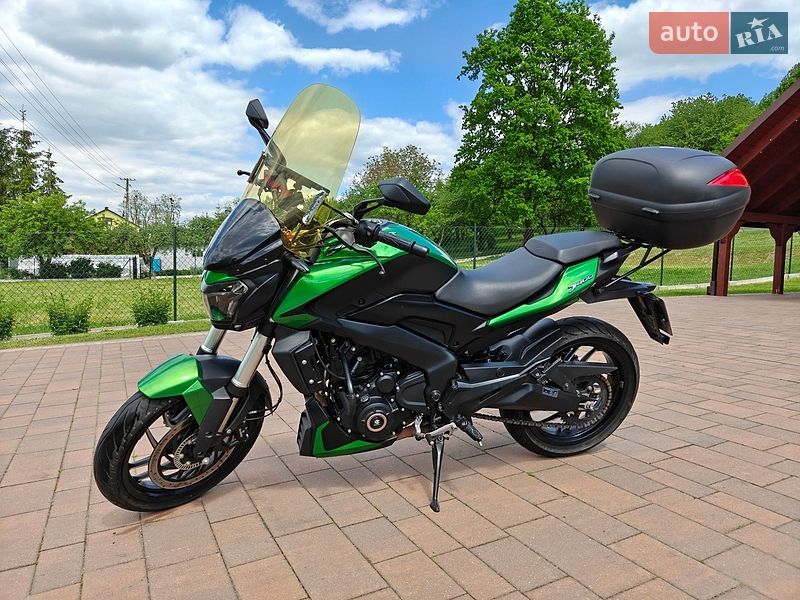 Мотоцикл Без обтекателей (Naked bike) Bajaj Dominar D400
