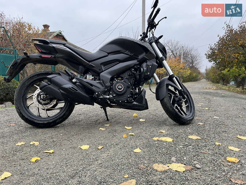Мотоцикл Классік Bajaj Dominar