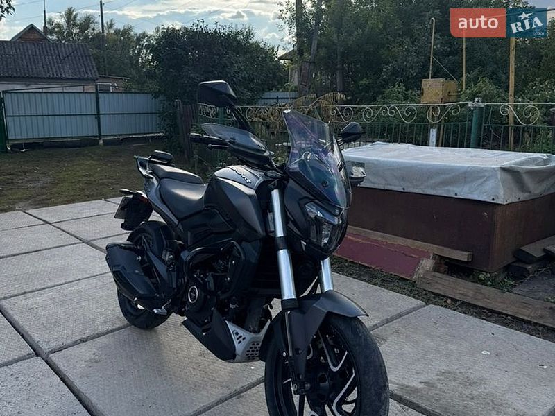 Мотоцикл Классик Bajaj Dominar