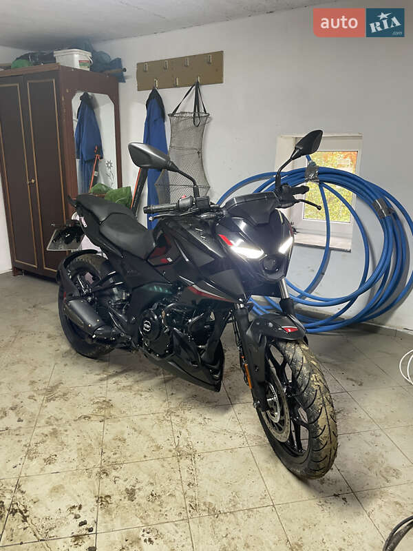 Мотоцикл Классік Bajaj Pulsar N250