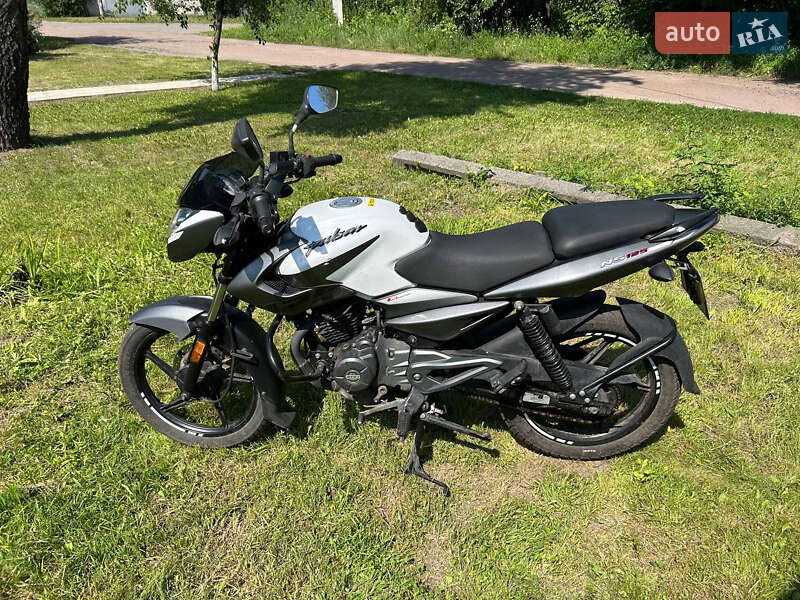 Мото Bajaj Pulsar NS125
