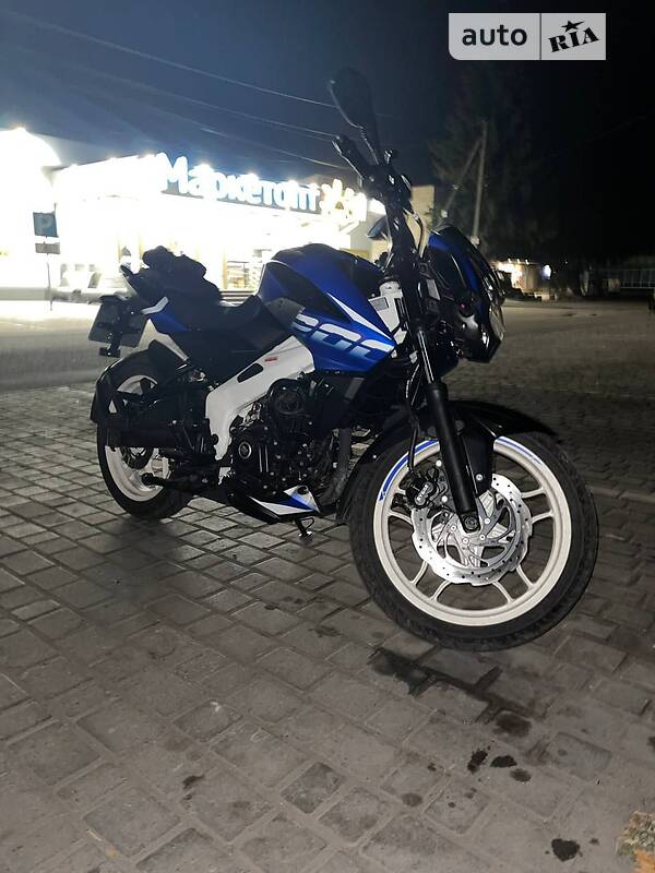 Мотоцикл Спорт-туризм Bajaj Pulsar NS200