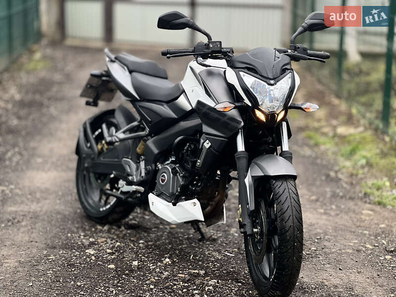 Мотоцикл Спорт-туризм Bajaj Pulsar NS200