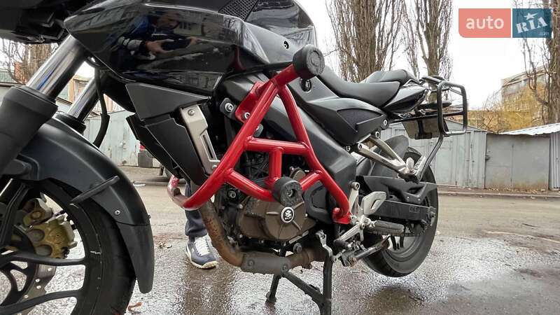 Грузовые мотороллеры, мотоциклы, скутеры, мопеды Bajaj Pulsar NS200