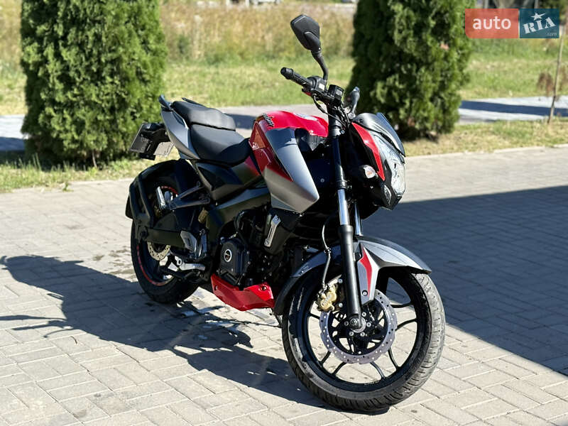 Мотоцикл Классик Bajaj Pulsar NS200