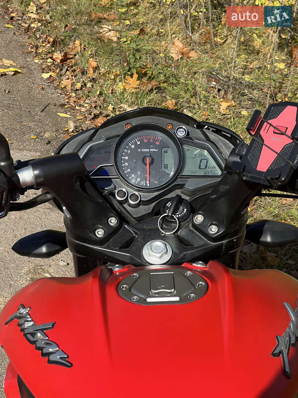 Спортбайк Bajaj Pulsar NS200