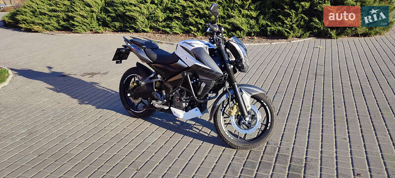 Мотоцикл Спорт-туризм Bajaj Pulsar NS200