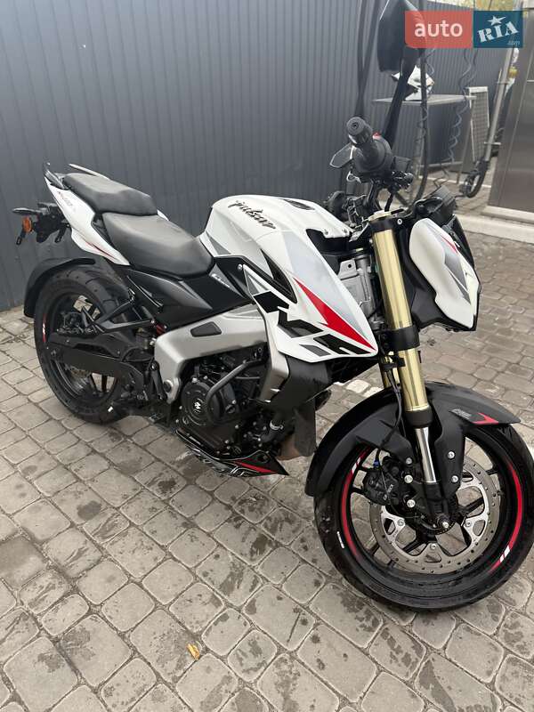 Bajaj Pulsar NS400